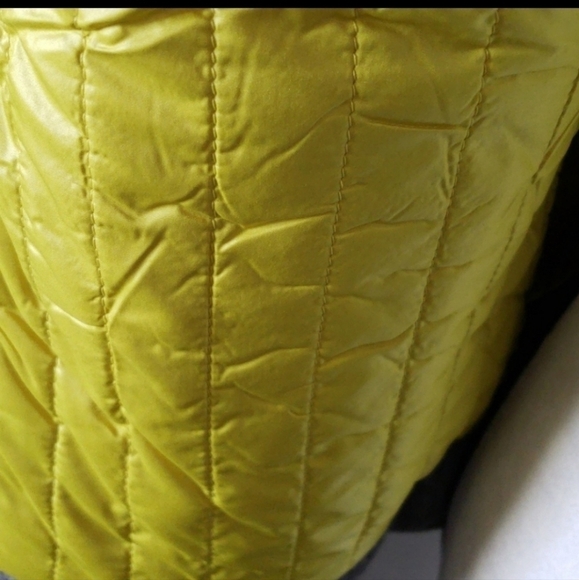 Banana Republic gray plaid coat with faux fur collar and buckle accents - Picture 7 of 7